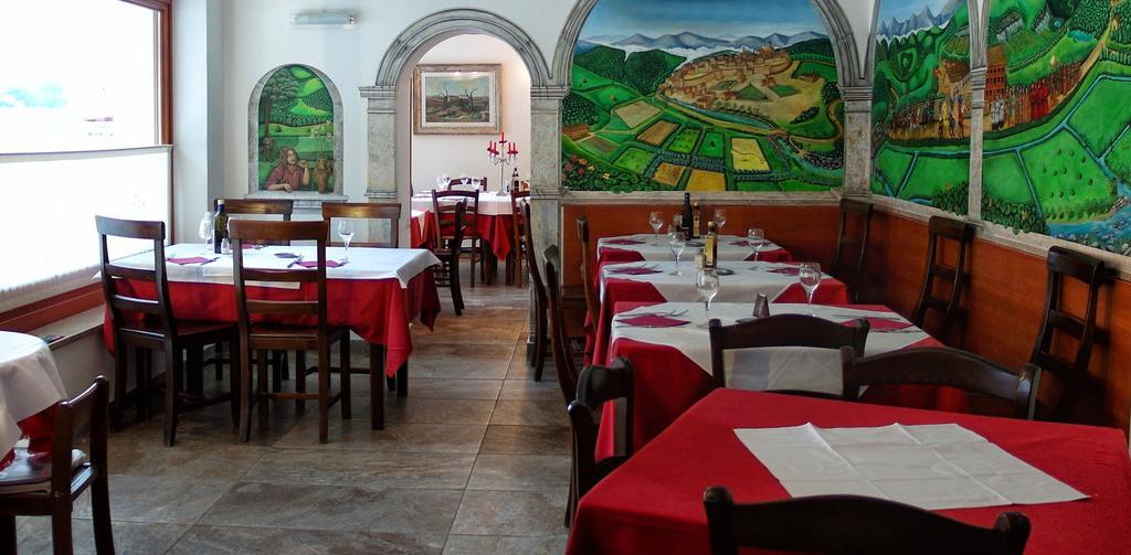 Locanda Del Re Feltre Exterior foto